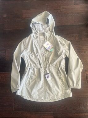NWT] Mountain and Isles Waterproof Rain Jacket Desert Sage Size M